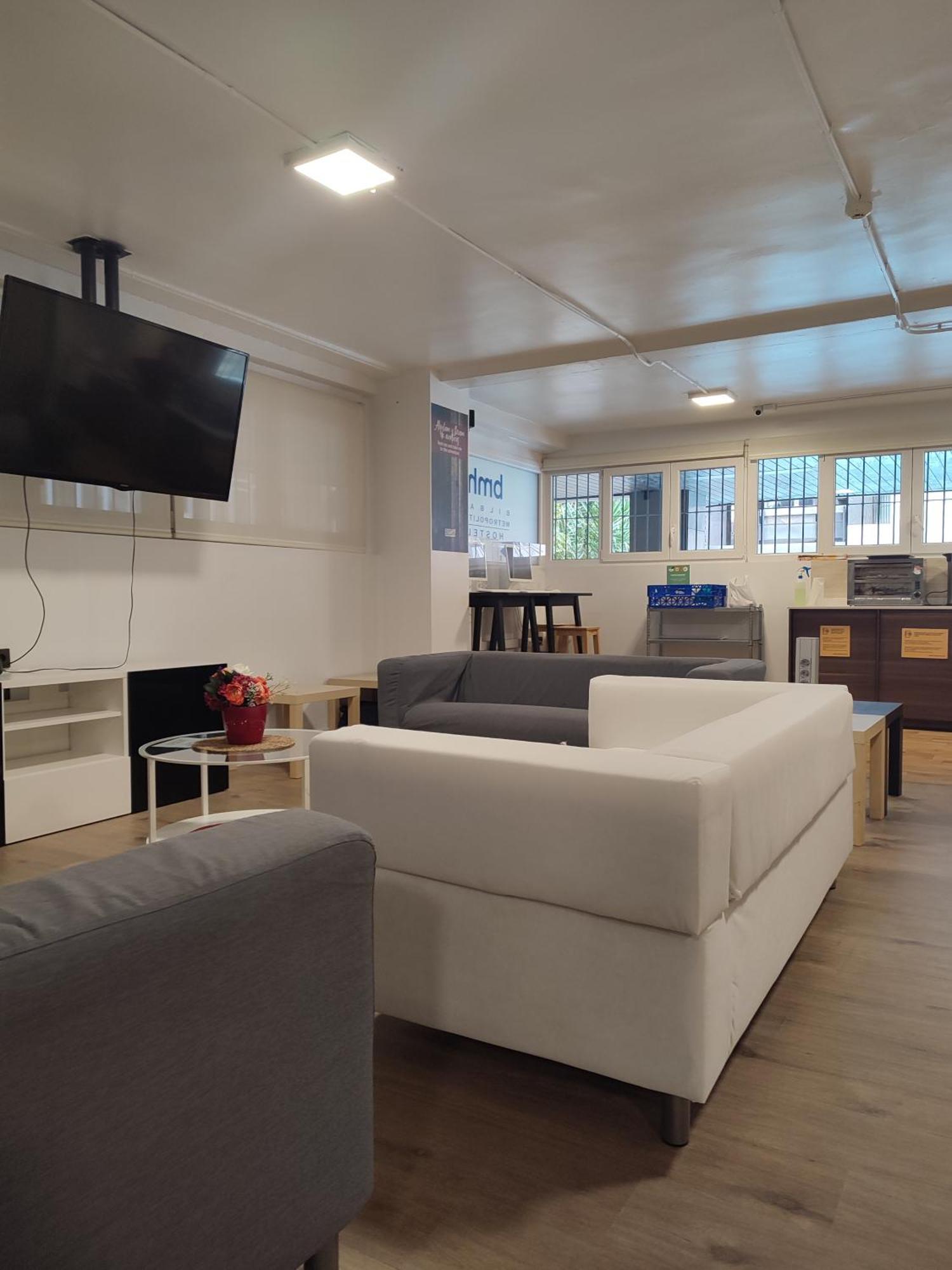 Bilbao Metropolitan Hostel By Bossh Hotels Екстер'єр фото
